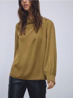 Reserved - Bluzka z ozdobnym detalem - oliwkowy