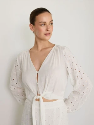 Reserved - Bluzka z ozdobnym wiązaniem - biały