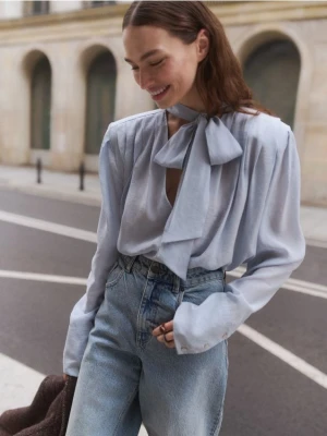 Reserved - Bluzka z wiązaniem - jasnoszary