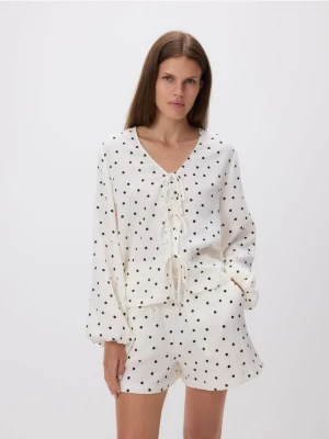 Reserved - Bluzka z wiązaniem z przodu - biały