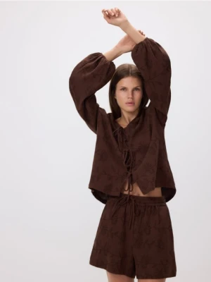 Reserved - Bluzka z wiązaniem z przodu - ciemnobrązowy