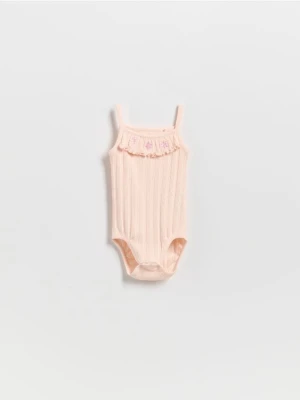 Reserved - Body na ramiączkach z motywem kwiatowym - pastelowy róż