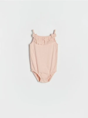 Reserved - Body z ażurowym zdobiniem - kremowy