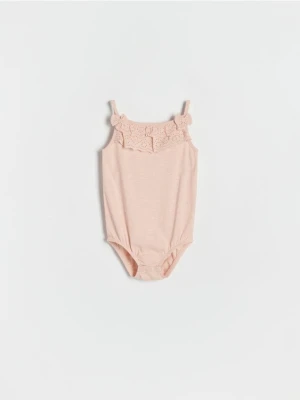 Reserved - Body z ażurowym zdobiniem - kremowy