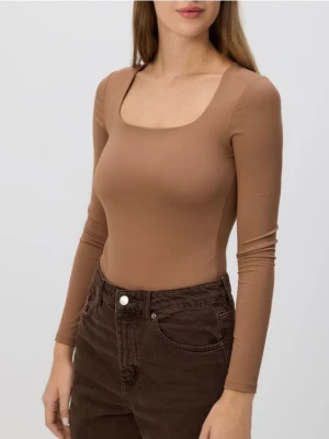 Reserved - Body z dekoltem karo - brązowy