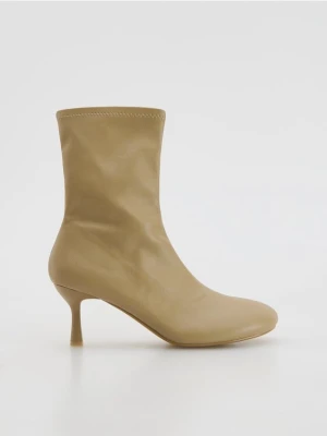 Reserved - Botki na obcasie - kremowy
