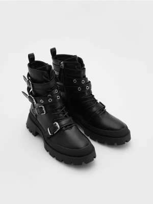 Zdjęcie produktu Reserved - Botki z ozdobnymi paskami - czarny