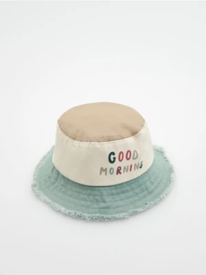 Reserved - Bucket hat z napisem - warm olive