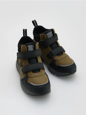 Reserved - Buty trekkingowe z odblaskowymi elementami - zielony