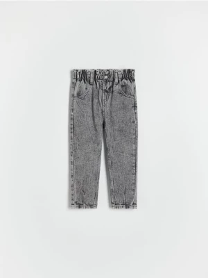 Reserved - Classic denim baggy z efektem sprania - szary