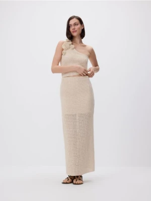 Reserved - Crochetowy top z kwiatową aplikacją - beżowy