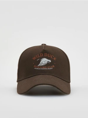 Reserved - Czapka baseball z haftem - ciemnobrązowy