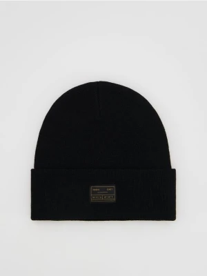 Reserved - Czapka beanie z naszywką - czarny