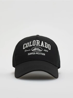 Reserved - Czapka trucker z haftem - czarny