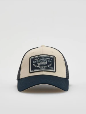 Reserved - Czapka trucker z naszywką - niebieski