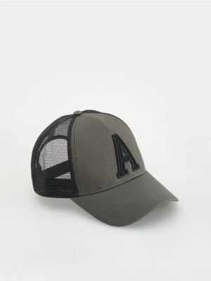 Reserved - Czapka trucker z naszywką - zielony