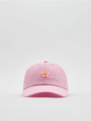 Reserved - Czapka z aplikacją 3d - różowy