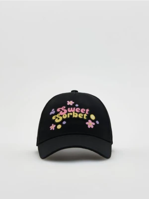 Reserved - Czapka z daszkiem z aplikacją - czarny