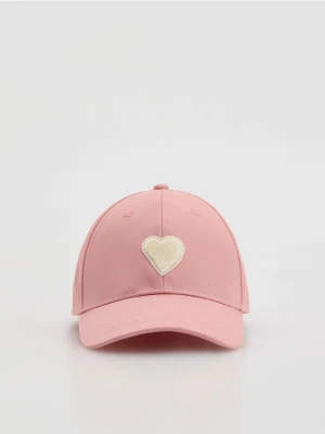 Reserved - Czapka z daszkiem z naszywką - różowy