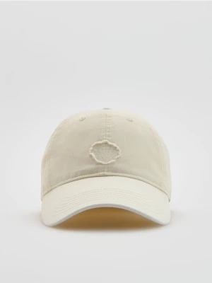 Reserved - Czapka z daszkiem - złamana biel