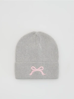 Reserved - Czapka z haftem - jasnoszary