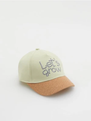 Reserved - Czapka z haftem - oliwkowy