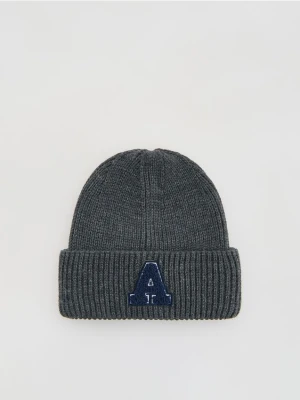 Reserved - Czapka z naszywką - ciemnoszary