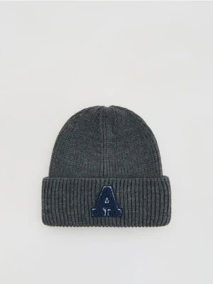 Reserved - Czapka z naszywką - ciemnoszary