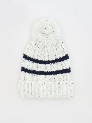 Reserved - Czapka z pomponem - złamana biel