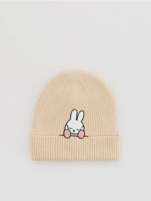 Reserved - Czapka z wiskozą Miffy - kremowy