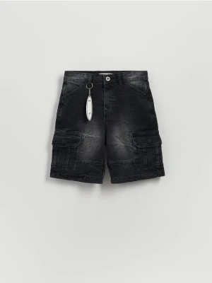 Reserved - Denimowe szorty z brelokiem - czarny
