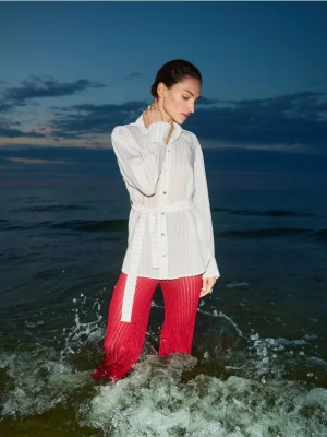 Reserved - Długa koszula z wiązaniem - biały