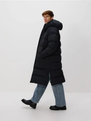 Reserved - Długa pikowana kurtka z kapturem - czarny