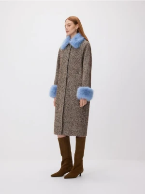 Reserved - Długi płaszcz z futerkiem - wielobarwny