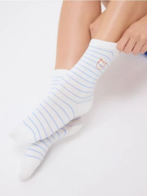 Reserved - Długie skarpetki z haftem 3 pack - złamana biel