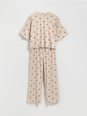 Reserved - Dwuczęściowa piżama w serca - beżowy