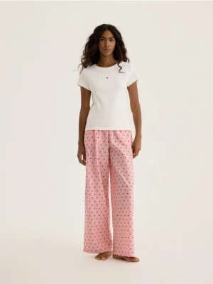 Reserved - Dwuczęściowa piżama w serca - złamana biel