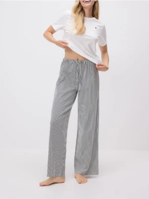 Zdjęcie produktu Reserved - Dwuczęściowa piżama z haftem - złamana biel