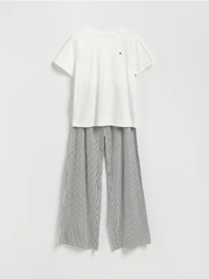 Reserved - Dwuczęściowa piżama z haftem - złamana biel
