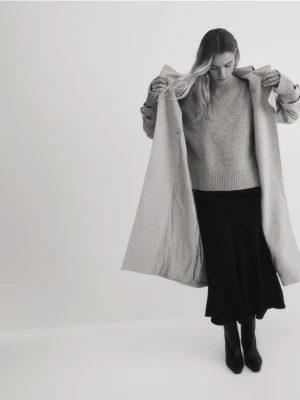 Reserved - Dwurzędowy płaszcz z dodatkiem wełny - beżowy