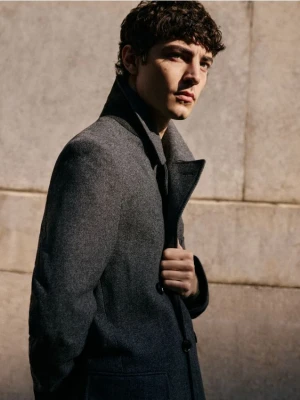 Reserved - Dwurzędowy płaszcz z dodatkiem wełny - szary