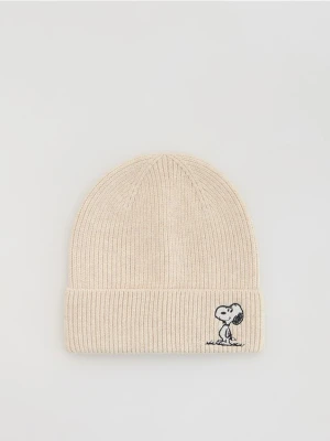 Reserved - Dzianinowa czapka SNOOPY - złamana biel