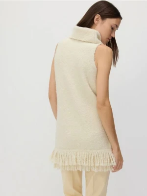 Reserved - Dzianinowa kamizelka z golfem - kremowy