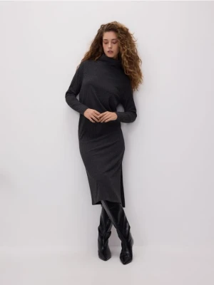 Reserved - Dzianinowa sukienka z golfem - ciemnoszary