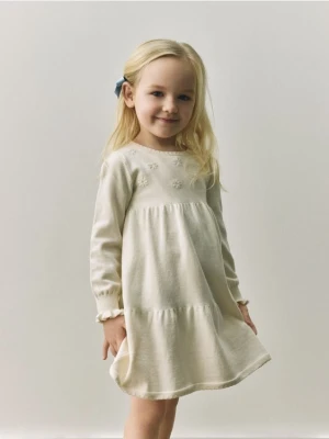 Reserved - Dzianinowa sukienka z haftem - kremowy