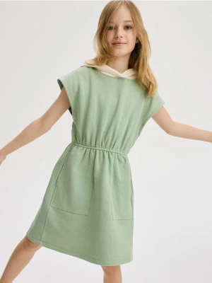 Reserved - Dzianinowa sukienka z kapturem - zielony