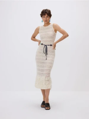 Reserved - Dzianinowa sukienka z paskiem - złamana biel