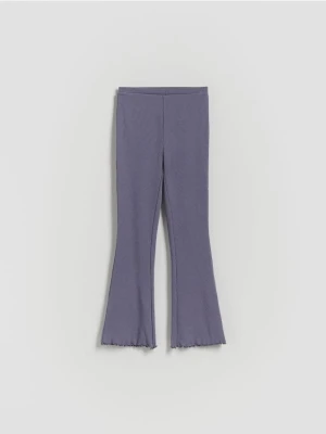 Reserved - Dzianinowe legginsy w prążek - niebieski