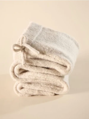 Reserved - Dzianinowe spodnie - beżowy