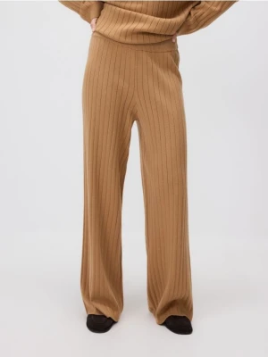 Reserved - Dzianinowe spodnie w prążek - brązowy